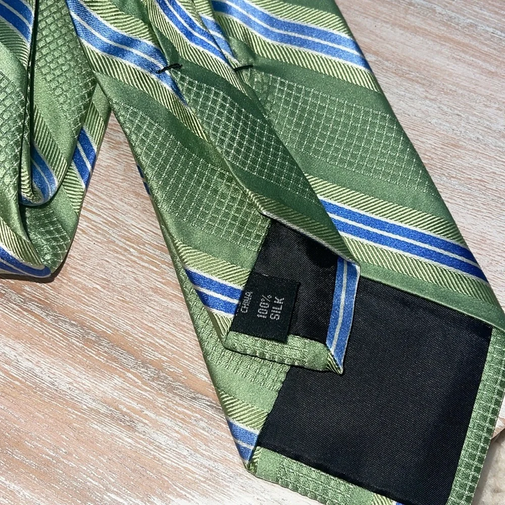Michael Kors 100% Silk Men's Green Striped Necktie‎ Classic Business Formal Tie